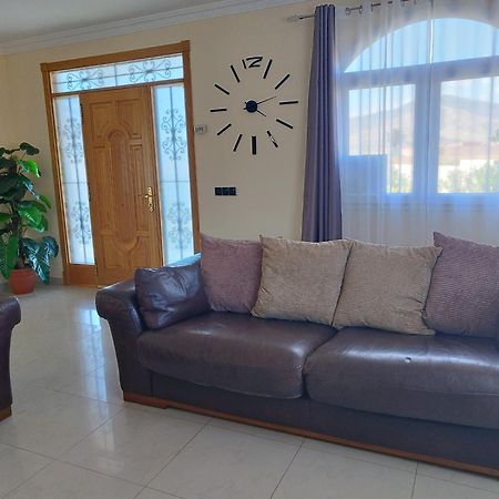 Villa Casa Del Sol 3 Bedroom Villa With Private Solar Covered 12M X 6M Pool Minimum Stay 7 Nights Chromecast And Wifi Throughout The Property Triquivijate Luaran gambar