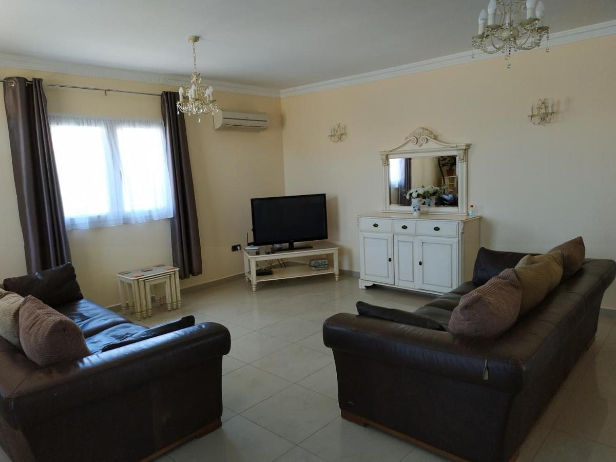 Villa Casa Del Sol 3 Bedroom Villa With Private Solar Covered 12M X 6M Pool Minimum Stay 7 Nights Chromecast And Wifi Throughout The Property Triquivijate Luaran gambar