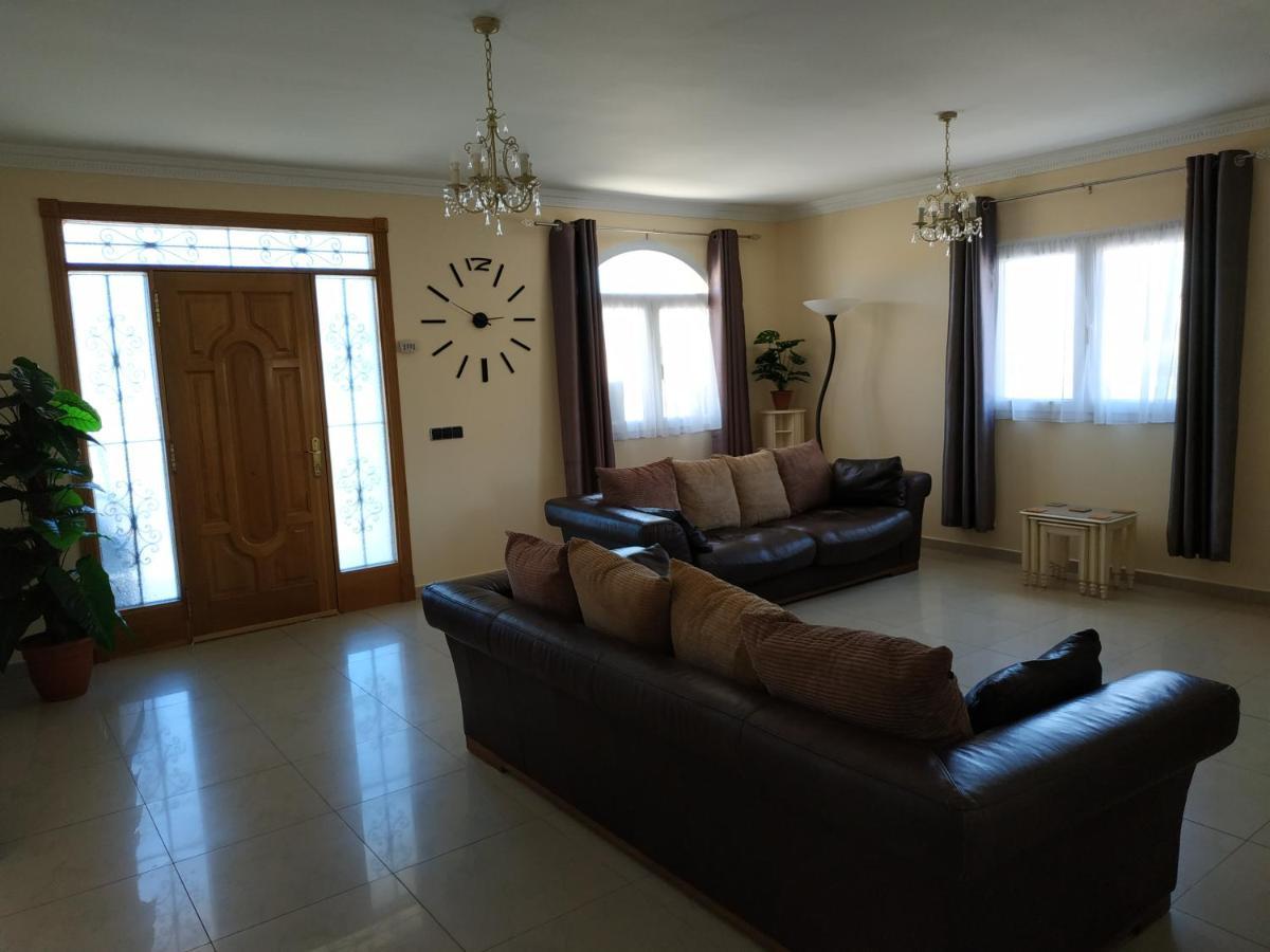 Villa Casa Del Sol 3 Bedroom Villa With Private Solar Covered 12M X 6M Pool Minimum Stay 7 Nights Chromecast And Wifi Throughout The Property Triquivijate Luaran gambar