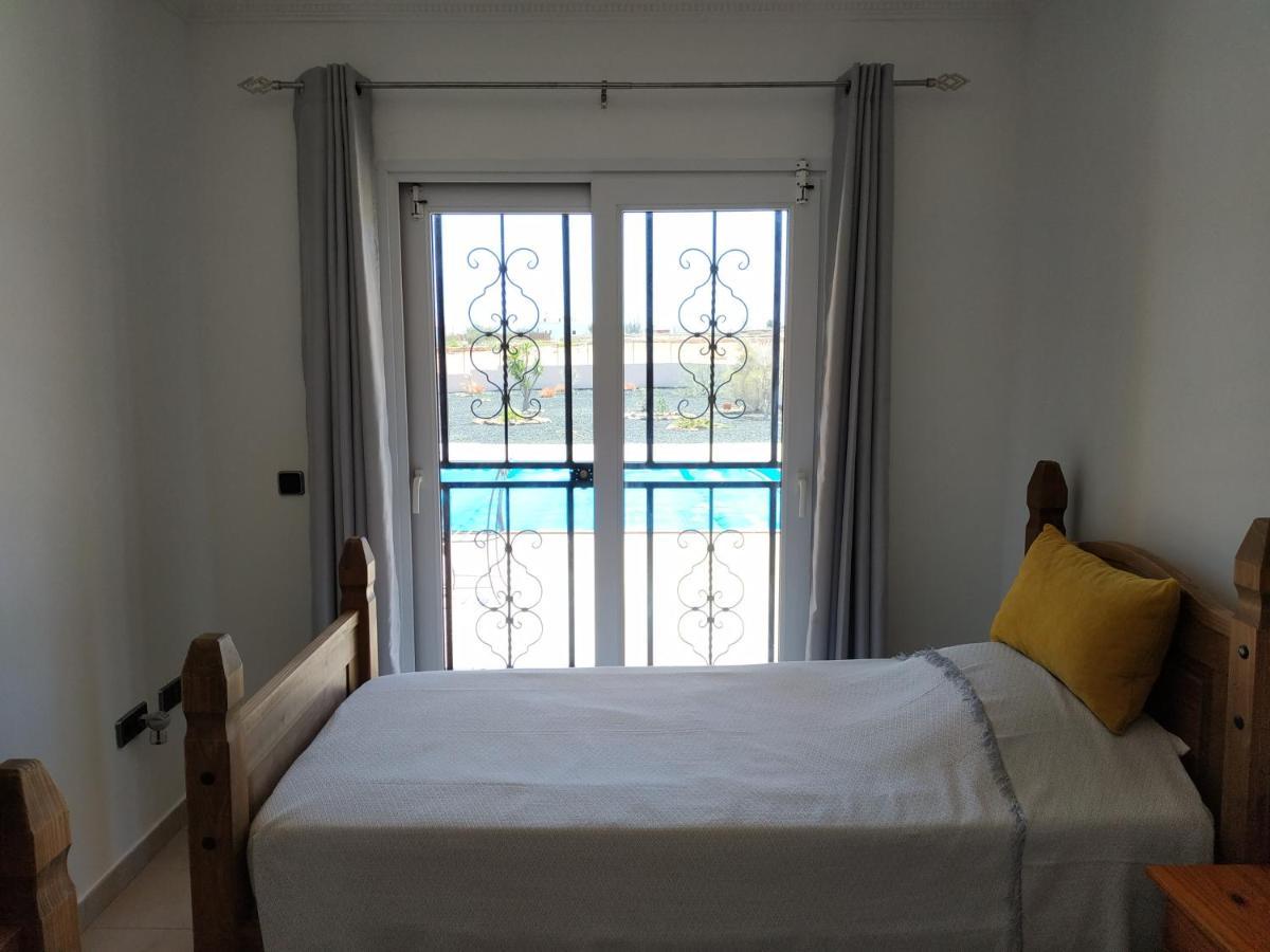 Villa Casa Del Sol 3 Bedroom Villa With Private Solar Covered 12M X 6M Pool Minimum Stay 7 Nights Chromecast And Wifi Throughout The Property Triquivijate Luaran gambar