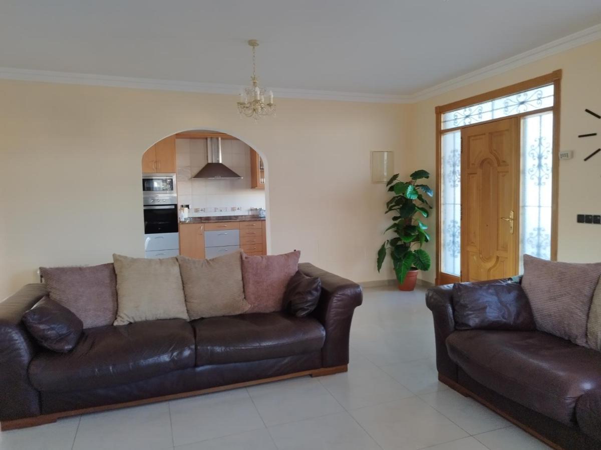 Villa Casa Del Sol 3 Bedroom Villa With Private Solar Covered 12M X 6M Pool Minimum Stay 7 Nights Chromecast And Wifi Throughout The Property Triquivijate Luaran gambar