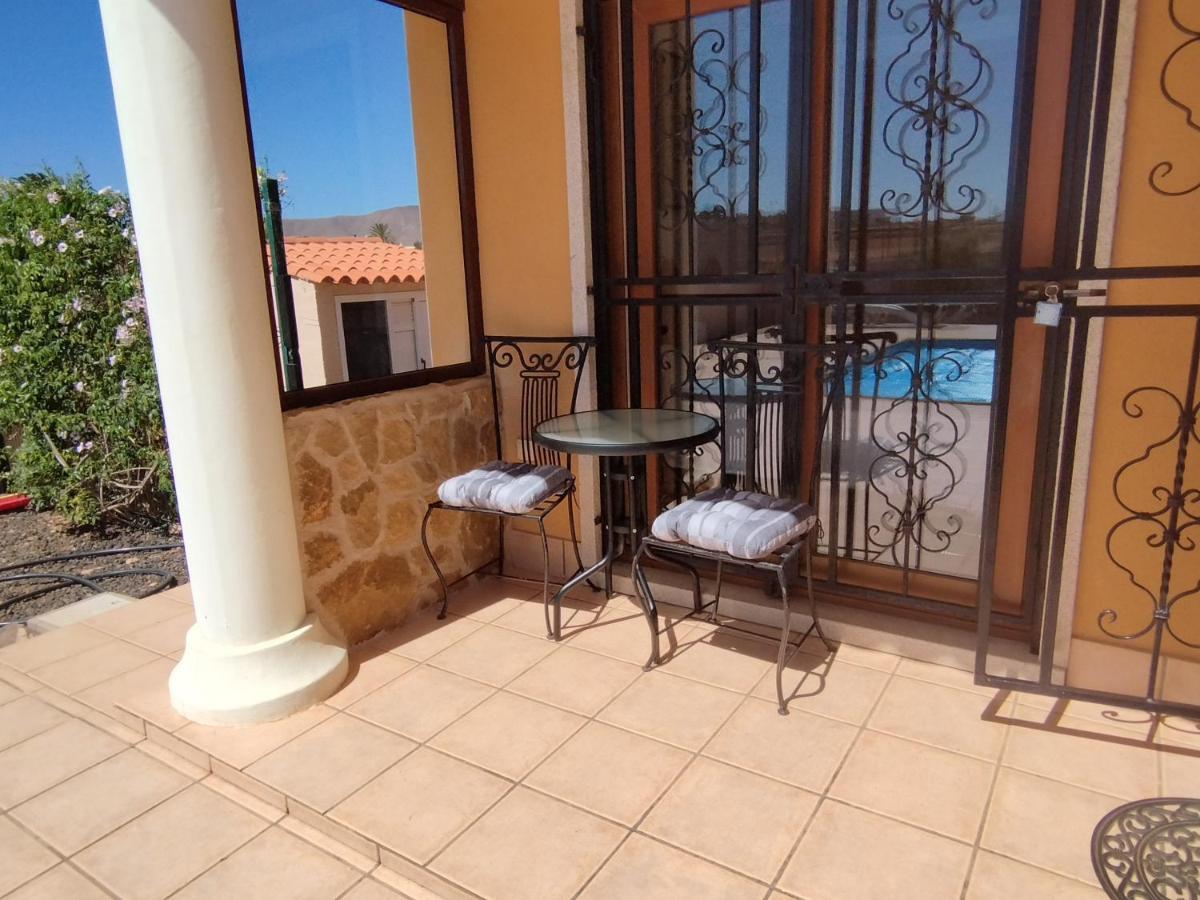 Villa Casa Del Sol 3 Bedroom Villa With Private Solar Covered 12M X 6M Pool Minimum Stay 7 Nights Chromecast And Wifi Throughout The Property Triquivijate Luaran gambar