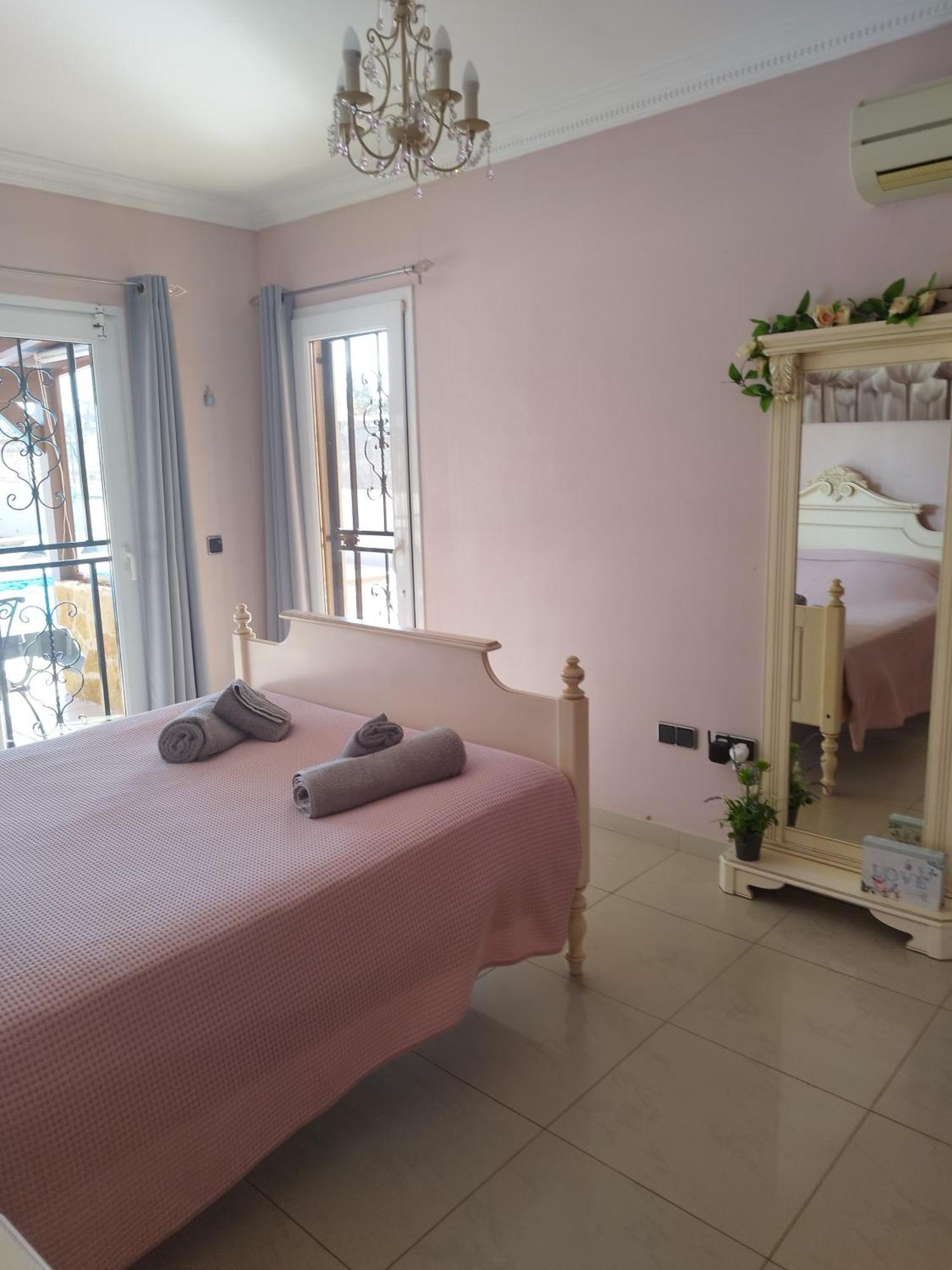 Villa Casa Del Sol 3 Bedroom Villa With Private Solar Covered 12M X 6M Pool Minimum Stay 7 Nights Chromecast And Wifi Throughout The Property Triquivijate Luaran gambar