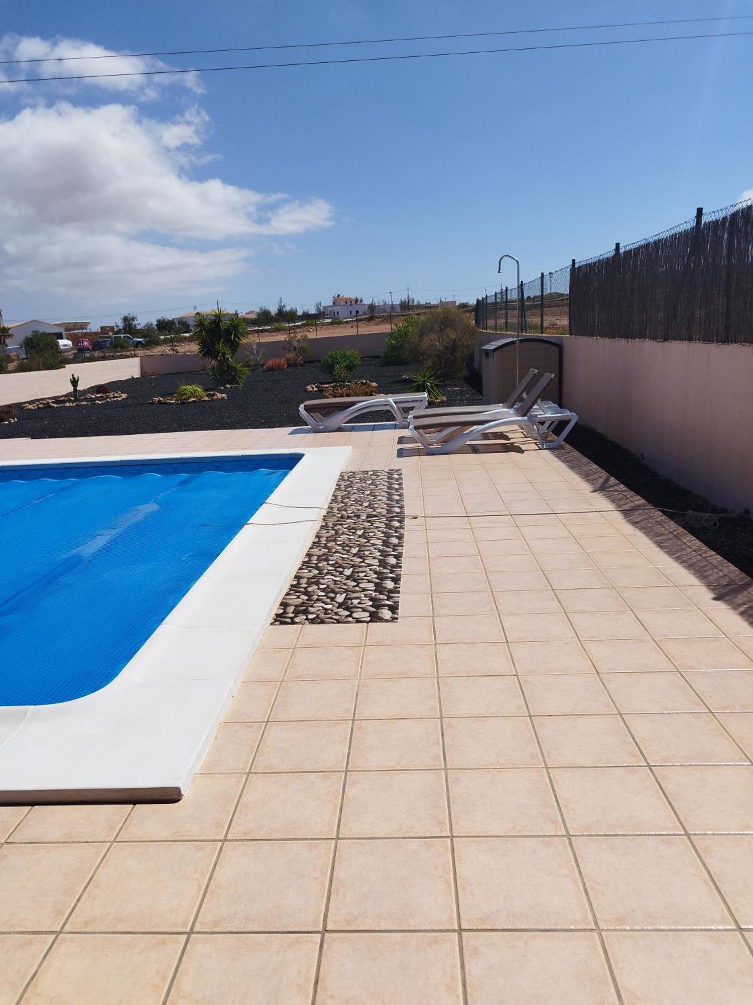 Villa Casa Del Sol 3 Bedroom Villa With Private Solar Covered 12M X 6M Pool Minimum Stay 7 Nights Chromecast And Wifi Throughout The Property Triquivijate Luaran gambar