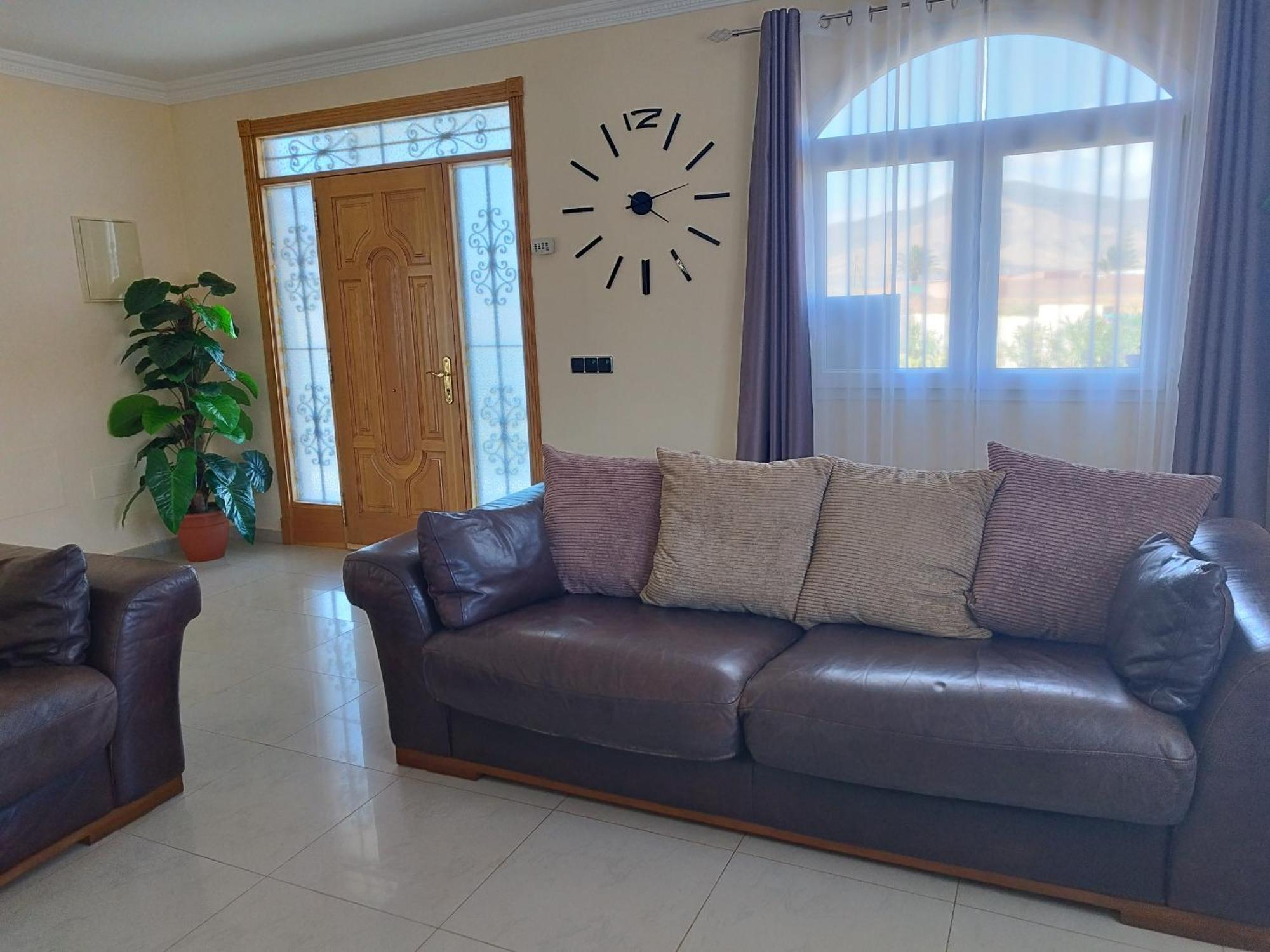 Villa Casa Del Sol 3 Bedroom Villa With Private Solar Covered 12M X 6M Pool Minimum Stay 7 Nights Chromecast And Wifi Throughout The Property Triquivijate Luaran gambar