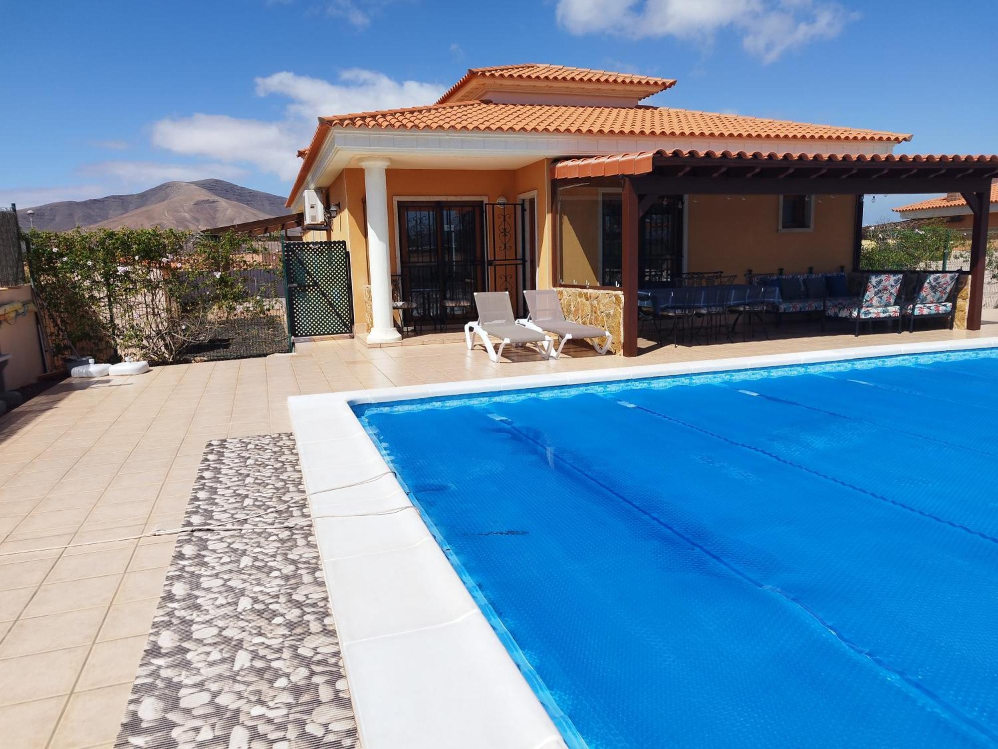 Villa Casa Del Sol 3 Bedroom Villa With Private Solar Covered 12M X 6M Pool Minimum Stay 7 Nights Chromecast And Wifi Throughout The Property Triquivijate Luaran gambar